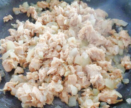Cách làm khoai tây bọc cá ngừ chiên giòn